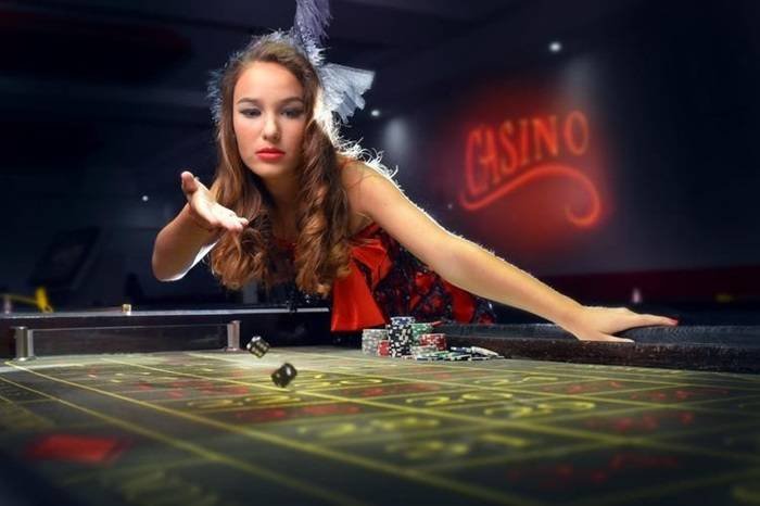 y77 platform interface showing sports and casino options for Filipino players
